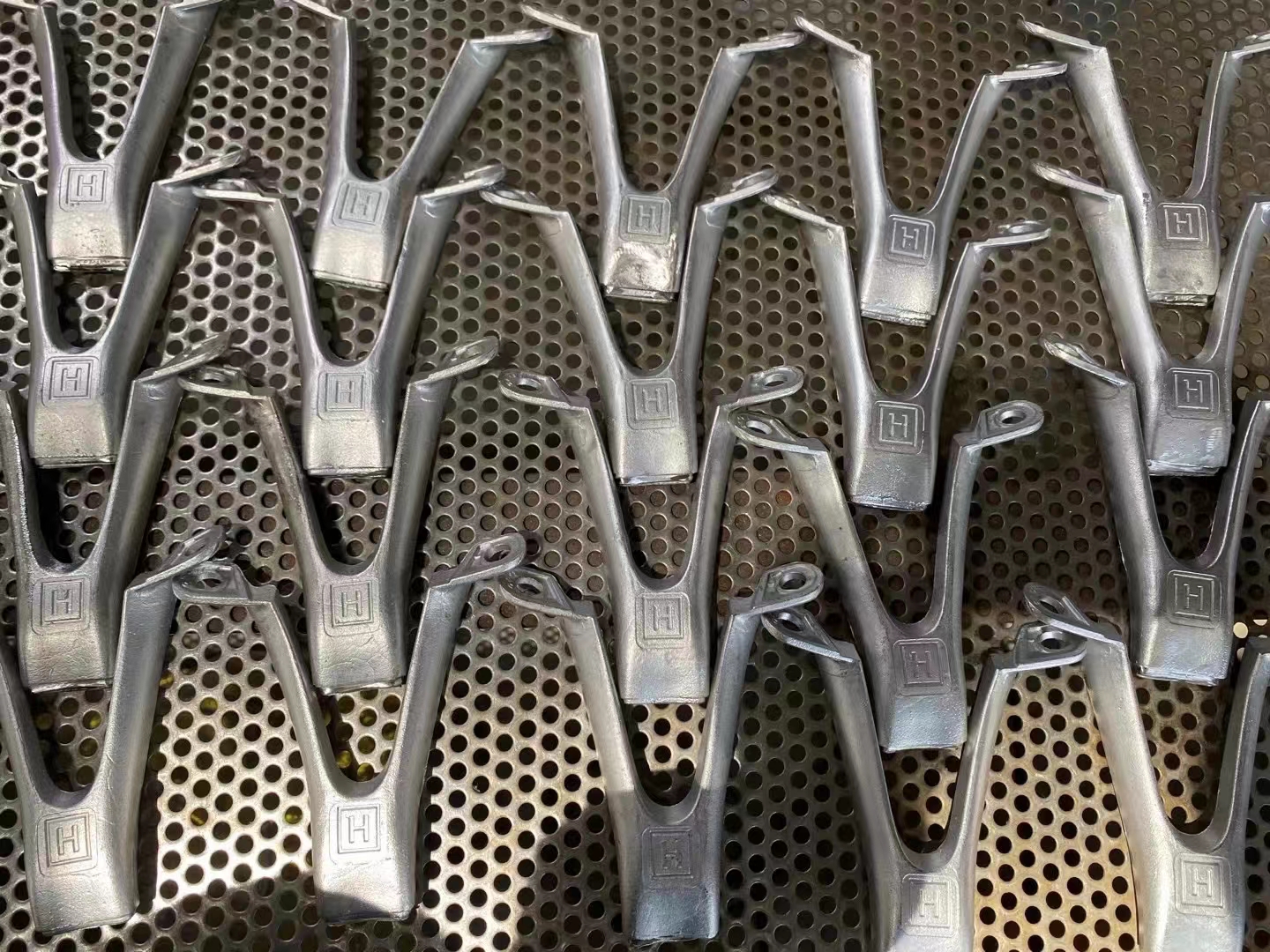 Finished titanium additive component